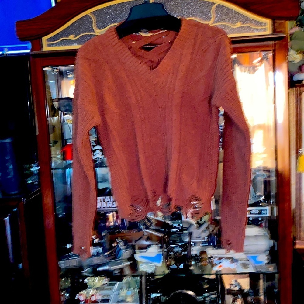 Derek Heart medium brown sweater